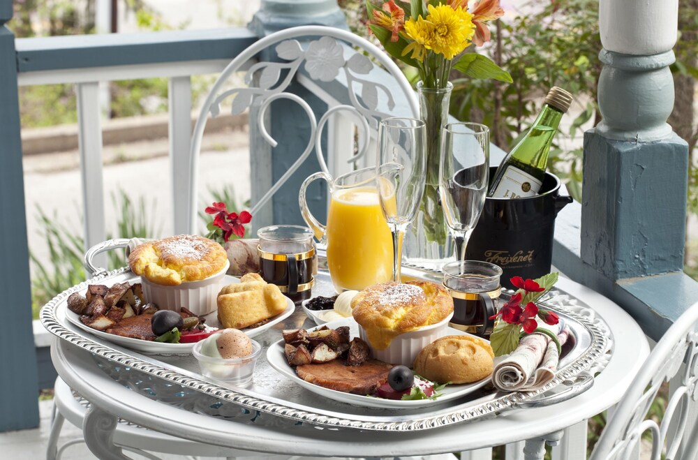 Cliff Cottage Inn Victorian B&B and Boutique Hotel - photo 34