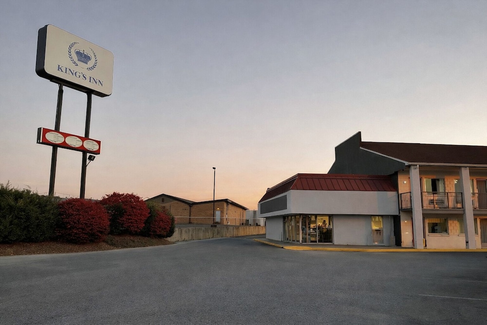 Econo Lodge Northeast in Reading, United States