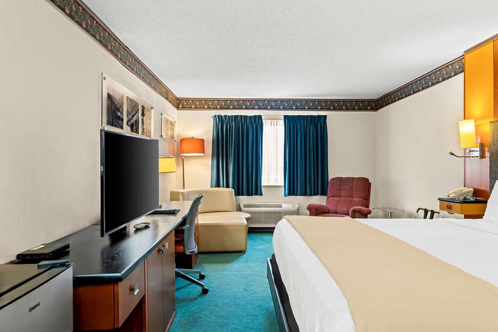 Americas Best Value Inn Tahquamenon Country - photo 14