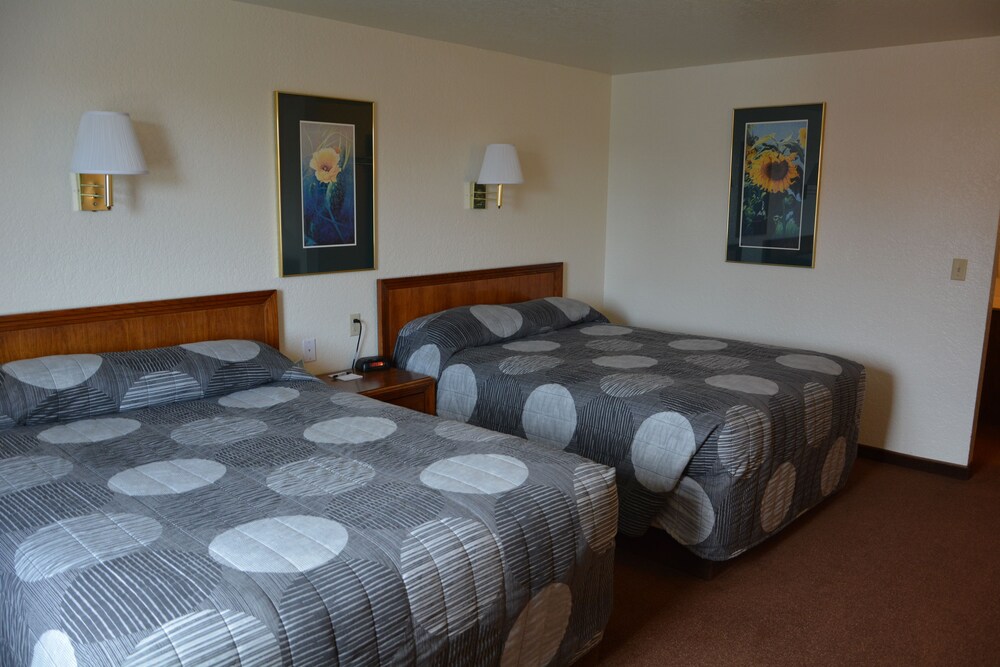 Locomotive Inn - photo 6