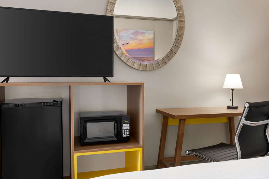 Days Inn by Wyndham Kingsland GA - photo 23