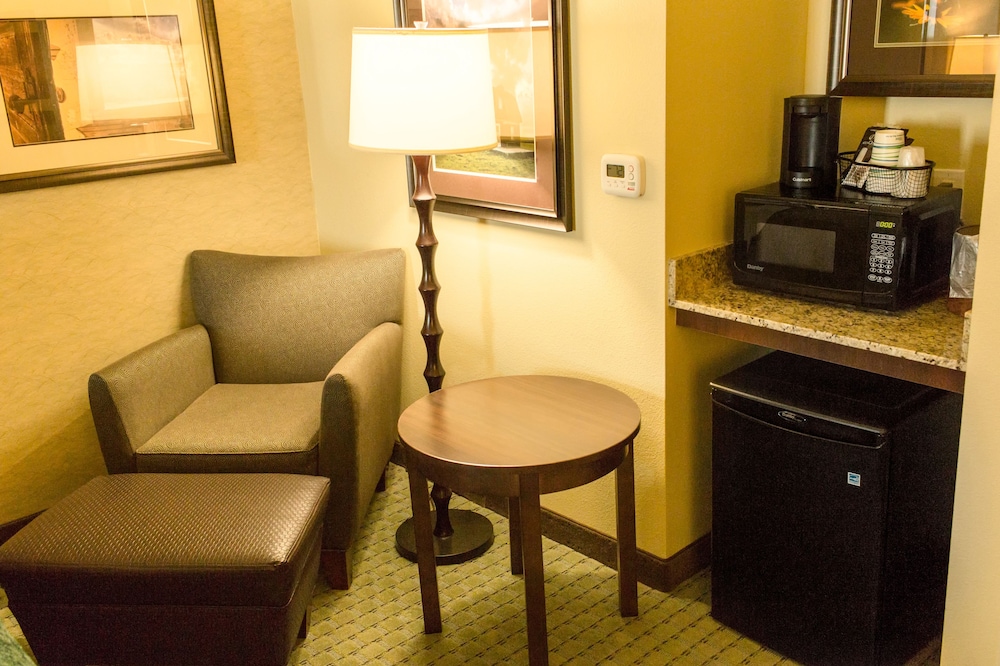 Little Missouri Inn & Suites - photo 13