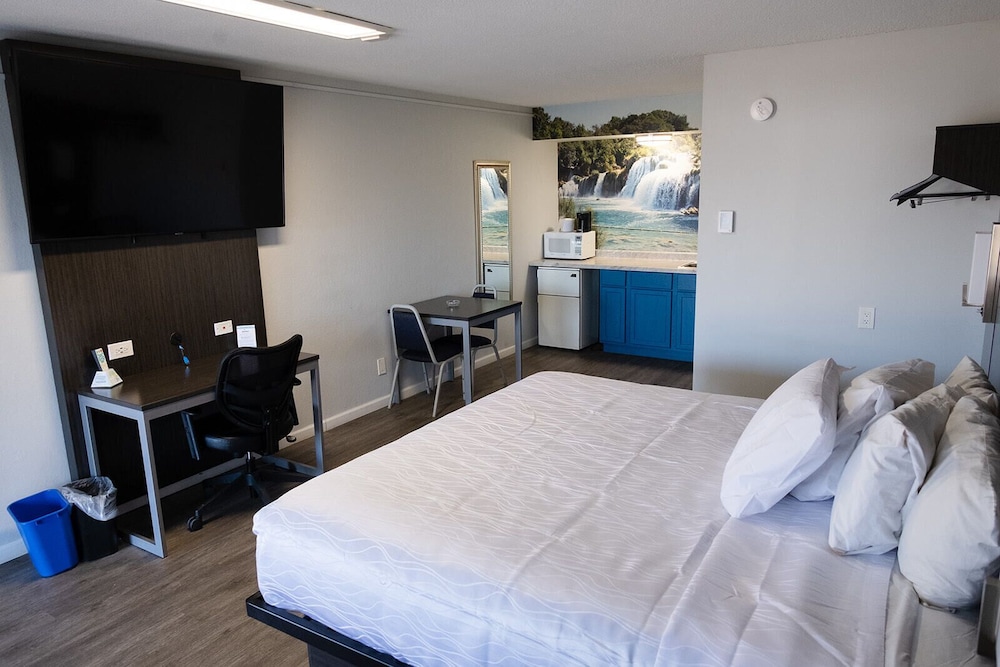 Envi Boutique Hotel Henderson Evansville South - photo 25