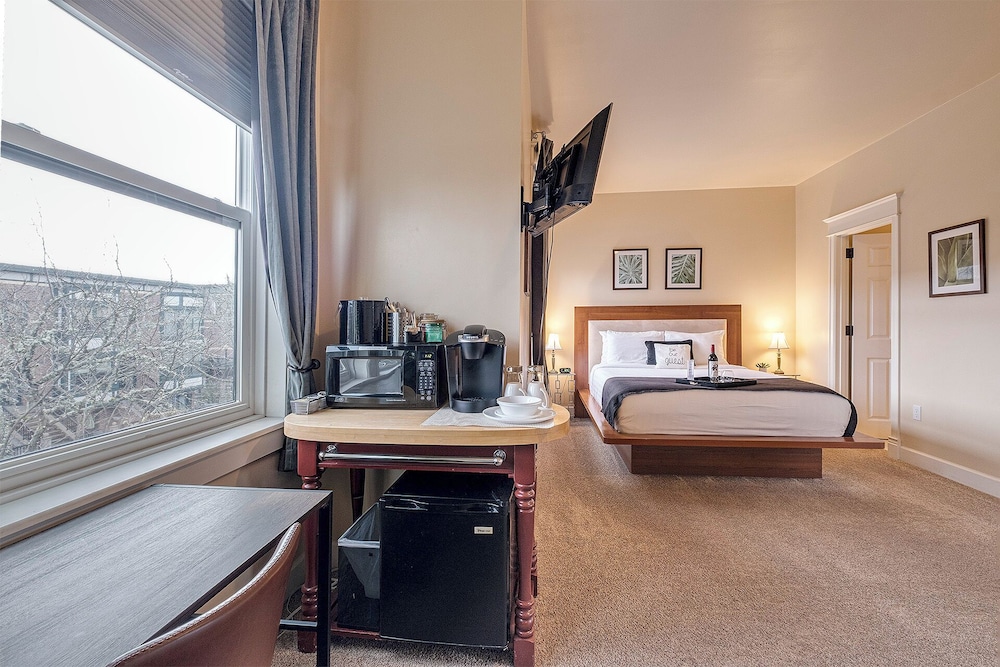 The Orenco Station Hotel - photo 14