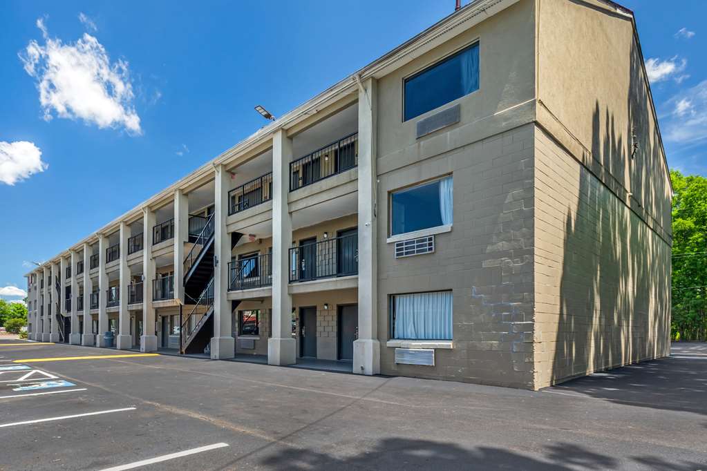 Econo Lodge Inn & Suites Virginia Beach Norfolk in Virginia Beach, United States