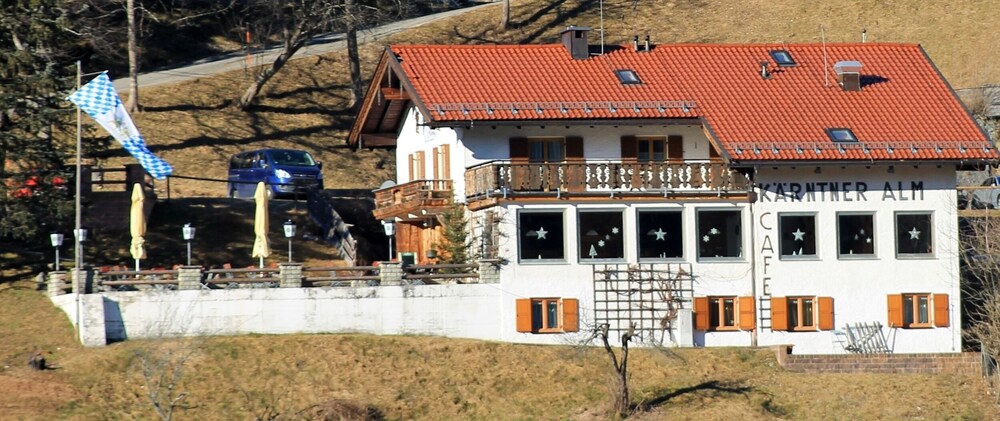 Kärntner Alm - carbon neutral hotel in Mittenwald