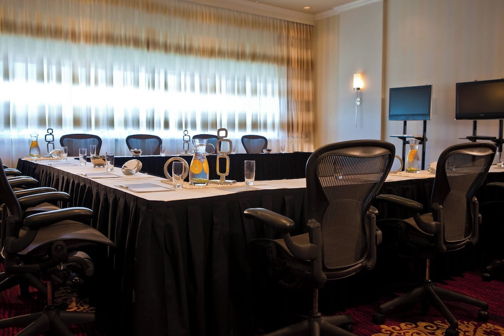 Renaissance Newark Airport Hotel - photo 34