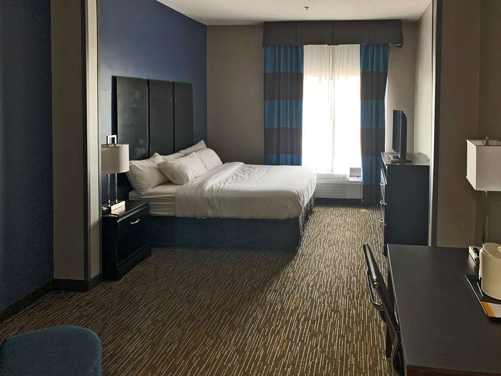 Comfort Inn & Suites Columbus North - photo 7