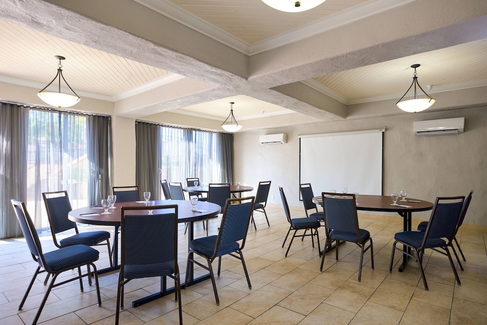 Fairfield Inn & Suites San Diego Old Town - photo 24