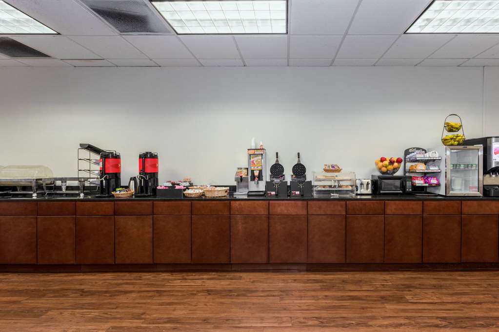 Wyndham Garden Tallahassee Capitol - photo 31