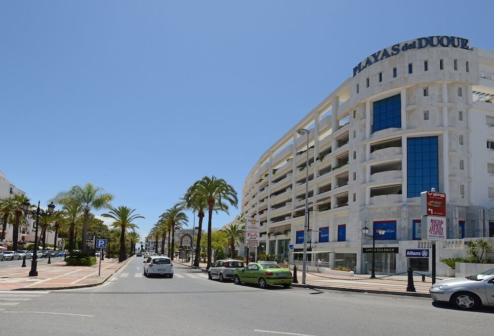 Beachfront apt for family — 4-Star Luxury Hotel in Marbella, Spain