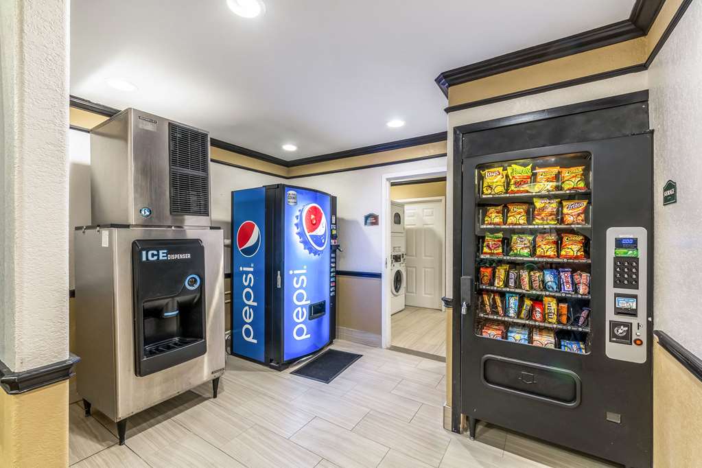 Quality Inn & Suites SeaWorld North - photo 45