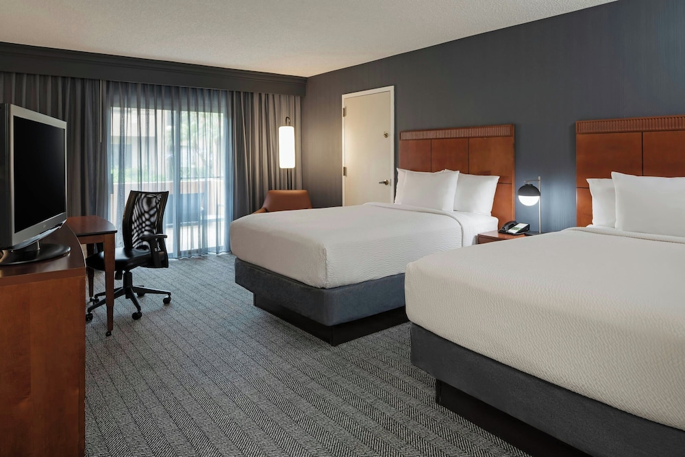 Courtyard by Marriott Anaheim Buena Park - photo 15