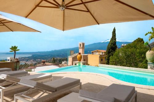 Atelier Taormina spacious guesthouse with pool — 4-Star Luxury Hotel in Taormina, Italy