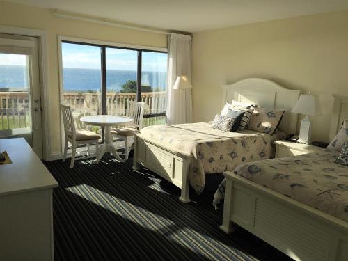 Surf & Sand Beach Motel - photo 2