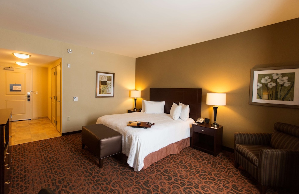Hampton Inn Marquette Waterfront - photo 10