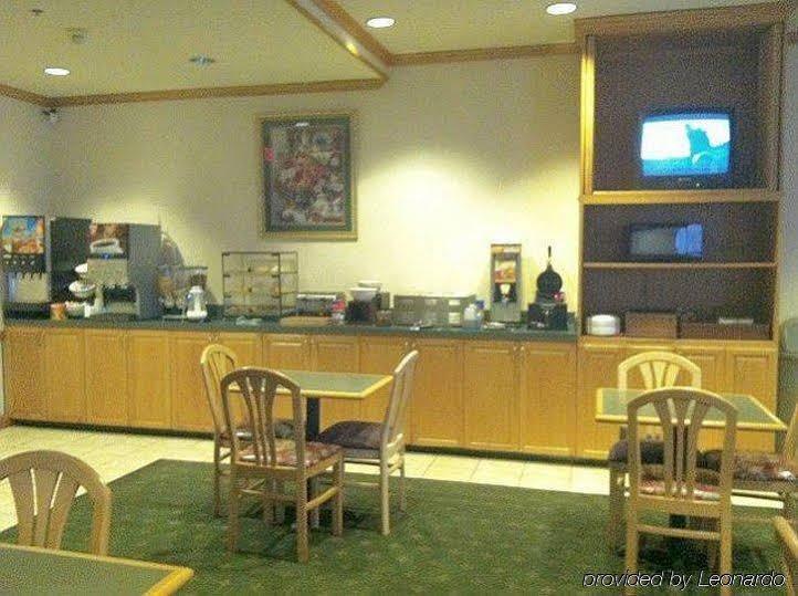 Lexington Inn & Suites Columbus North Polaris - photo 8