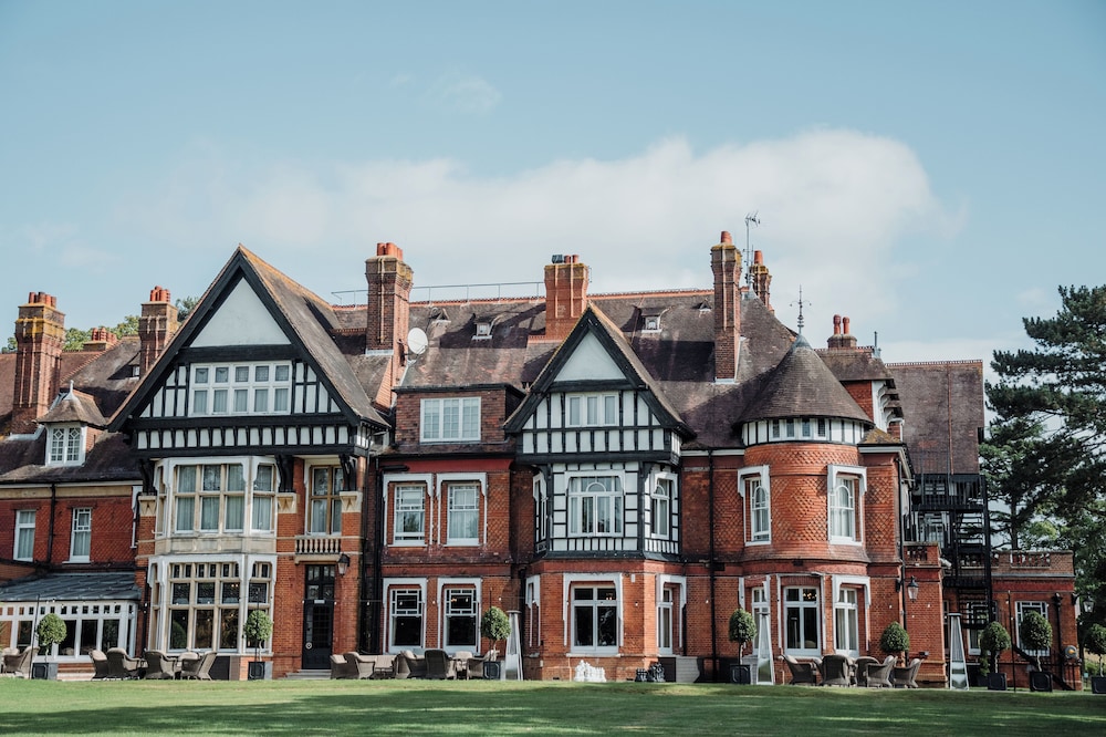 Woodlands Park Hotel — 4-Star Luxury Hotel in Cobham, United Kingdom