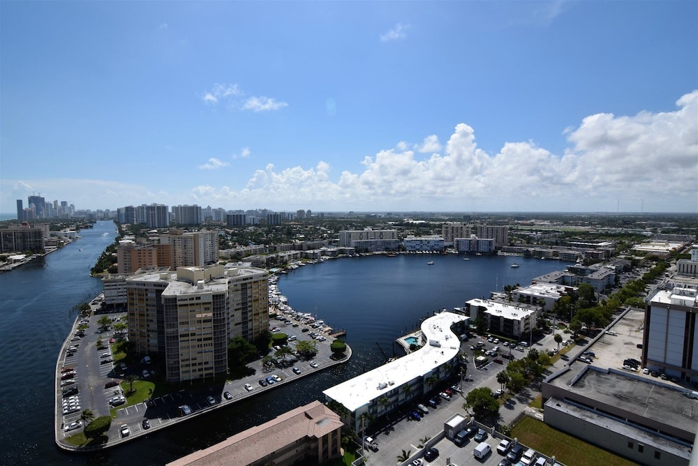 Stuning Ocean View 3 Bed 3 Bath Across The Beach @ Beachwalk - photo 30