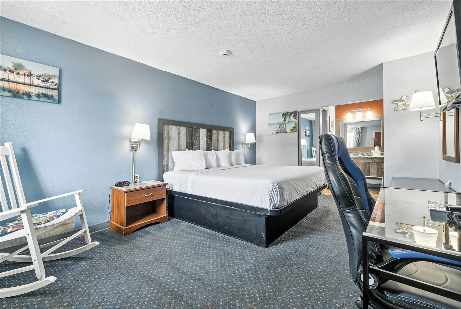 Days Inn & Suites by Wyndham Terre Haute - photo 12