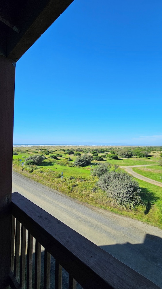 Lighthouse Suites Inn - photo 33
