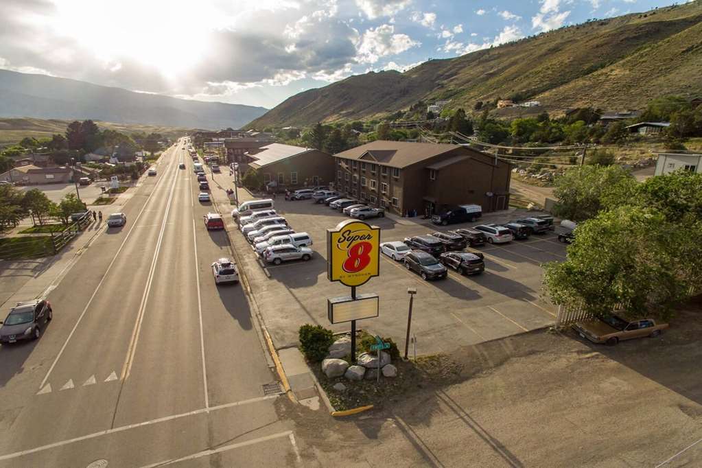 Super 8 by Wyndham Gardiner Yellowstone Park Area - photo 32