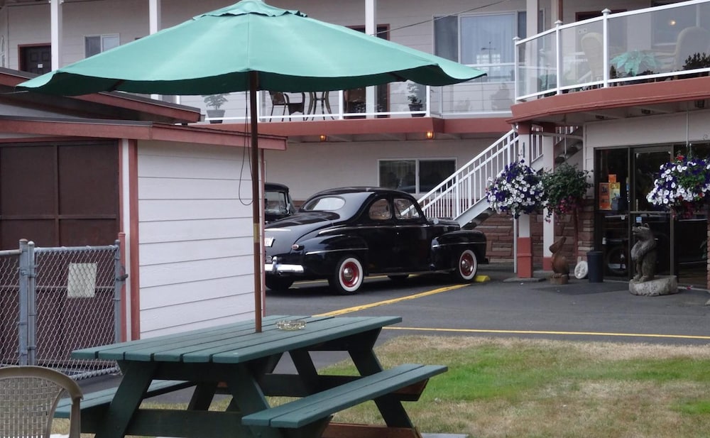 Breakers Boutique Inn - photo 133