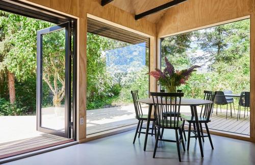 Let Inside And Outside Meet In Fjordly — hotel in Jaegerspris