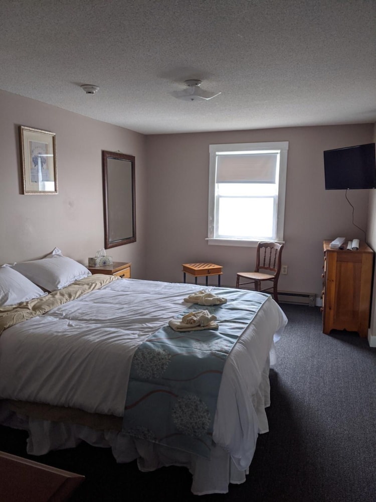 Lake Shore Farm Inn - photo 10