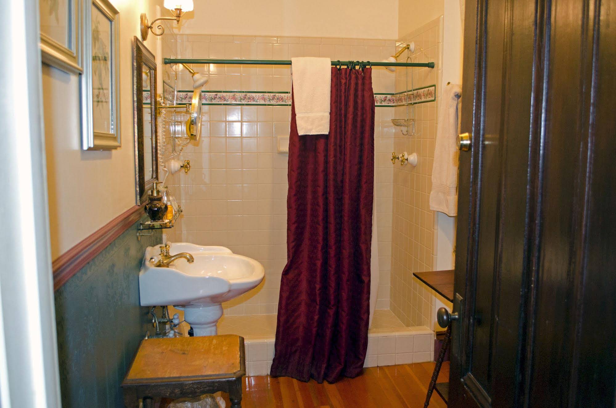 Historic National Hotel & Restaurant - photo 4