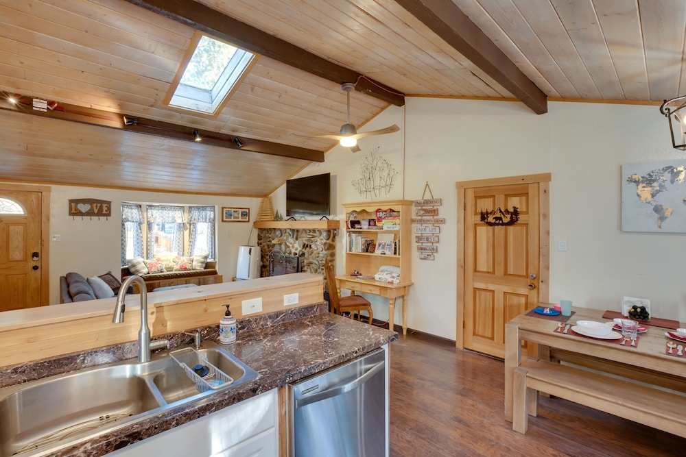 3 Mi to Heavenly Mountain Resort Home with Deck - photo 24