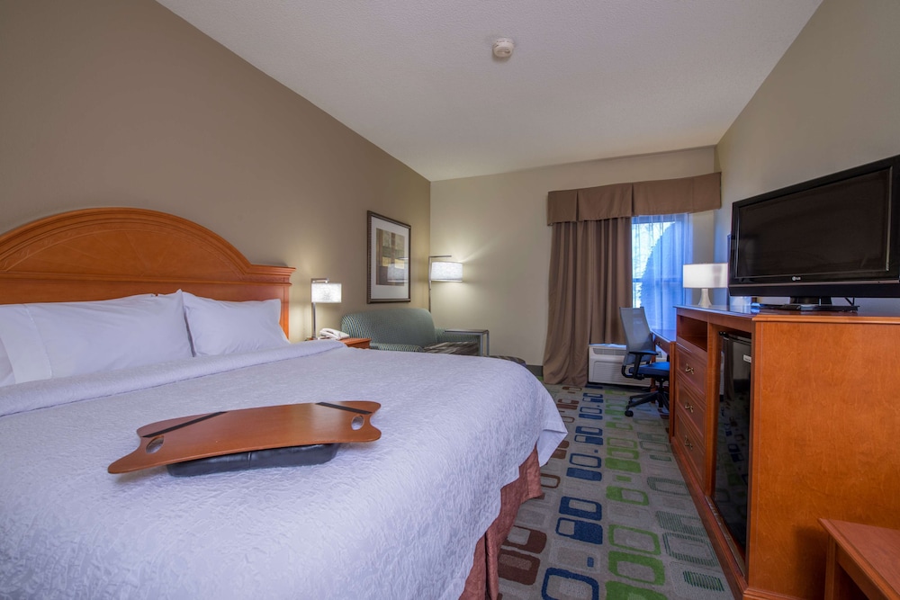 Hampton Inn Atlanta Newnan - photo 25