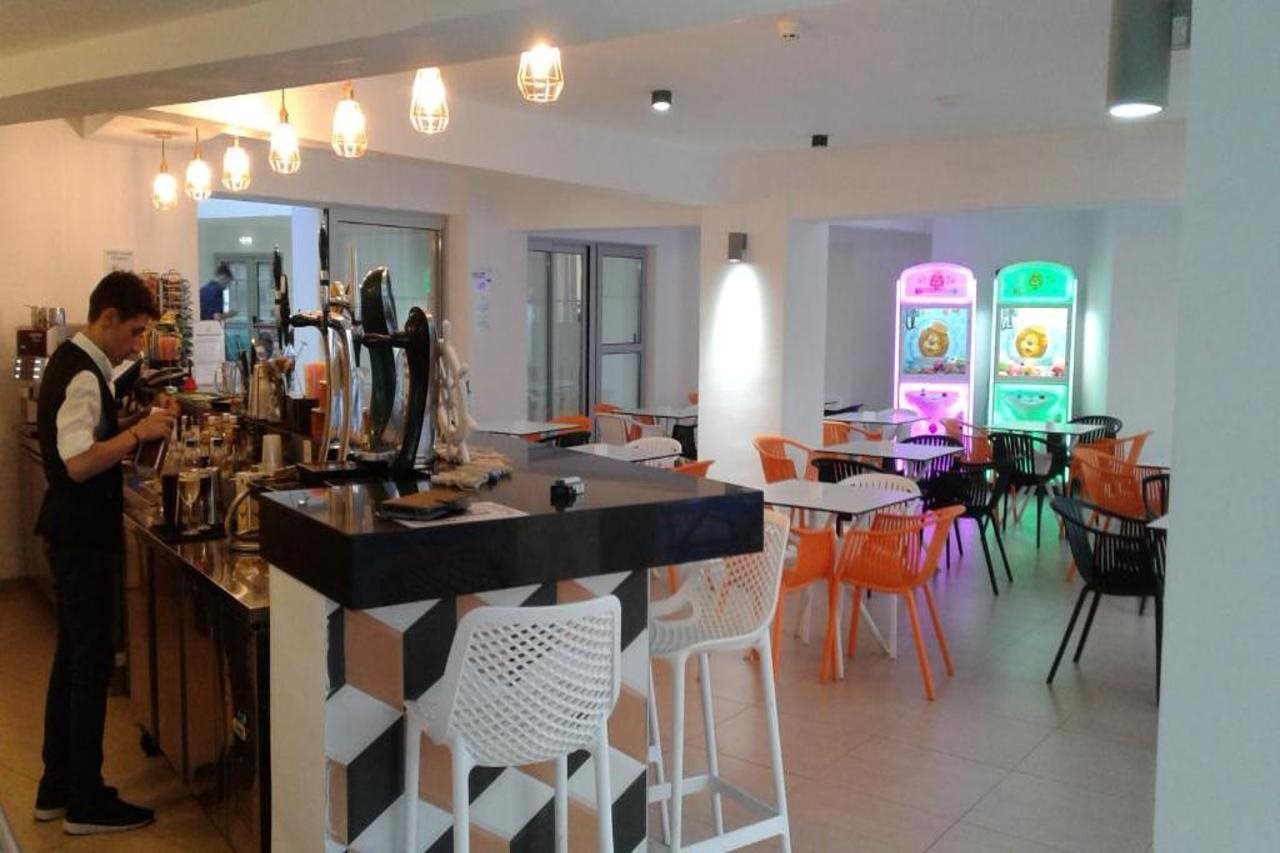 Captain Pier Hotel
