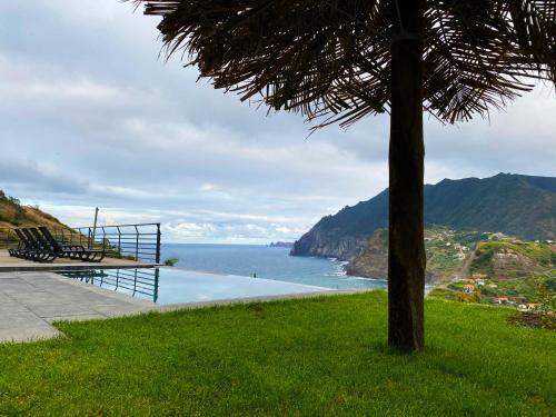 Penha D'A guia Villa by LovelyStay — 4-Star Luxury Hotel in Porto Da Cruz, Portugal