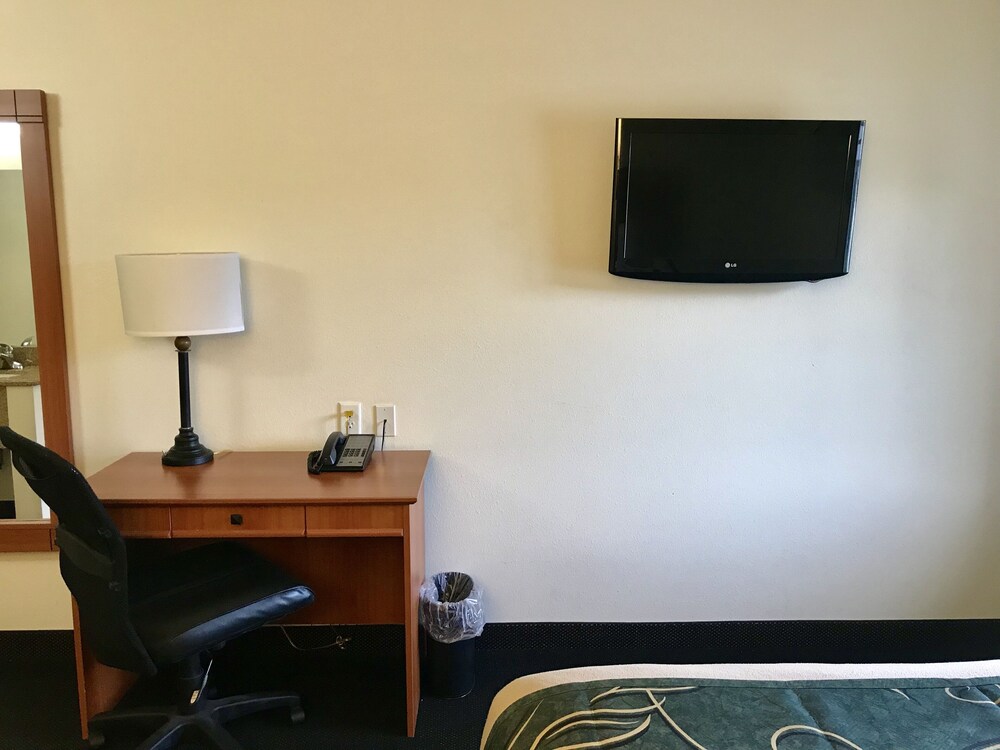 Oak Tree Inn - photo 15