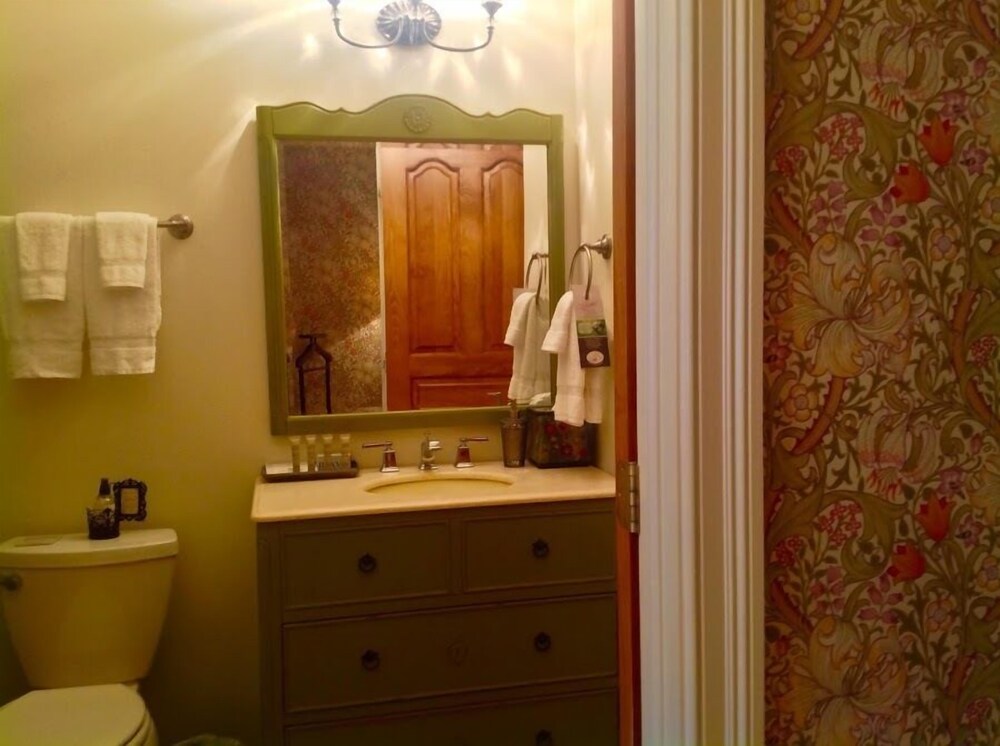 Skyline Vineyard Inn - photo 35