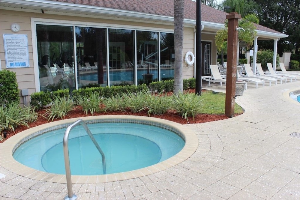 Lucaya Village Gorgeous Townhome - photo 19