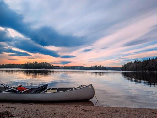 Acadia Sunset Fishing Cabin #3 family beach fire pit — 4-Star Luxury Hotel in Sullivan, United States