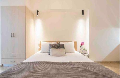 Studio in the Heart of Kallithea — 4-Star Luxury Hotel in Kallithea, Greece