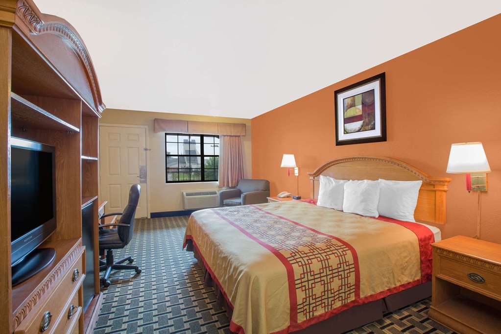 Days Inn by Wyndham Monroe LA - photo 11