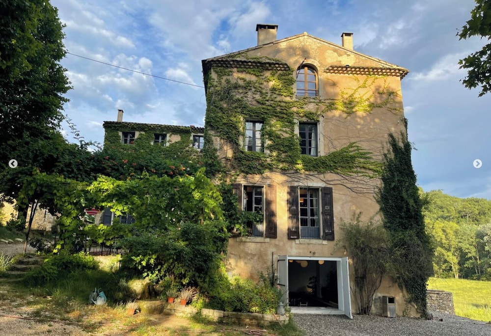 Parenthèse En Luberon in Aix-En-Provence, France