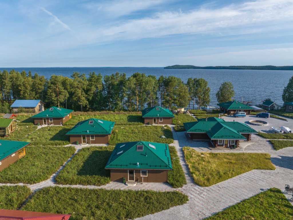 Kompleks Gostevyih Domov Dominn — hotel in Essoyla