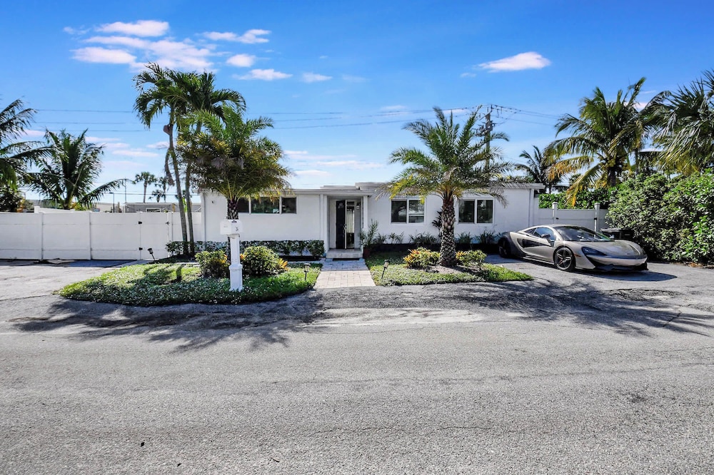 Modern And Updated Delray Beach Escape Sleeps 10 — Delray Beach