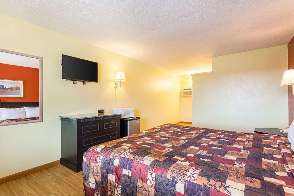 Rodeway Inn Roswell West - photo 12