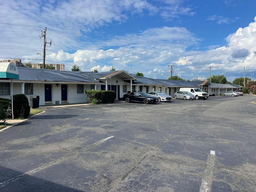 Budget Host Travelers Motel - photo 19