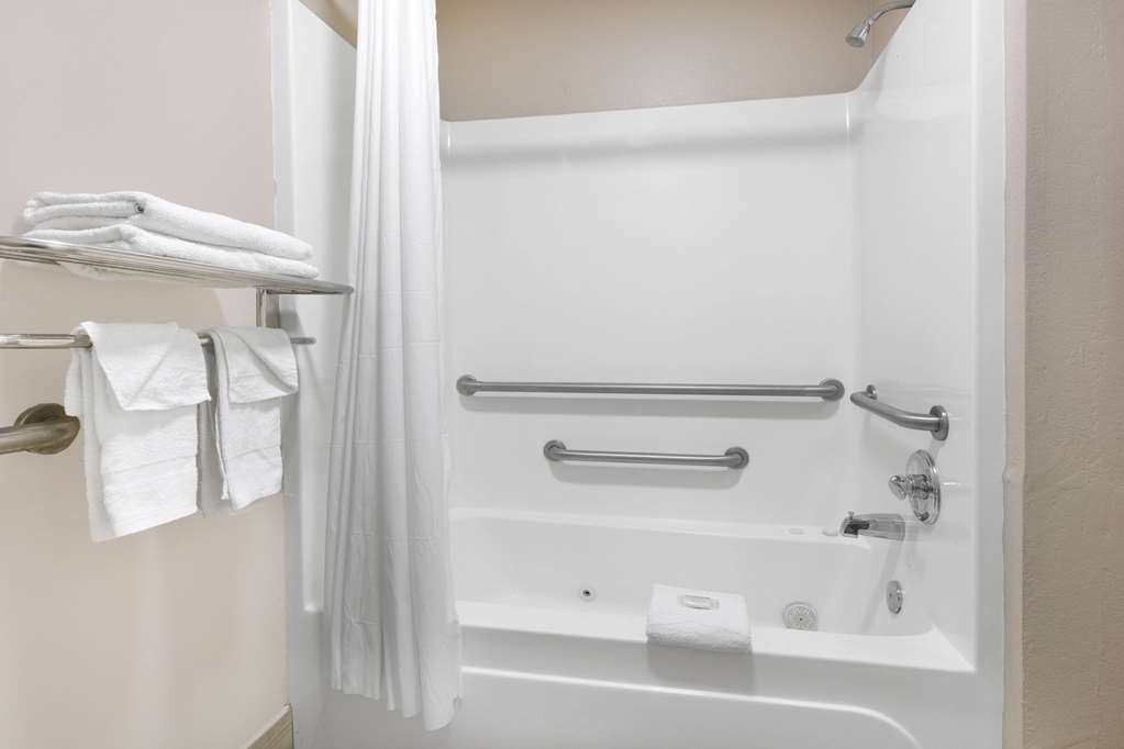 Super 8 By Wyndham Moss Point - photo 24