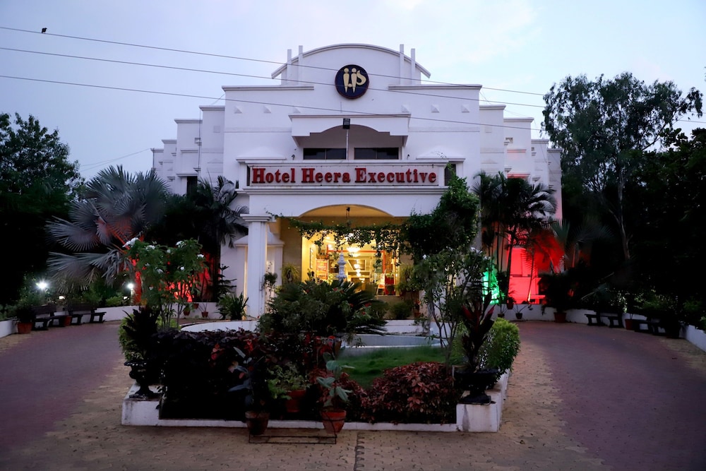 Hotel Heera Executive — hotel in Nandurbar