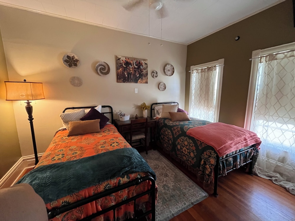 The Boho Buffalo Inn - photo 34