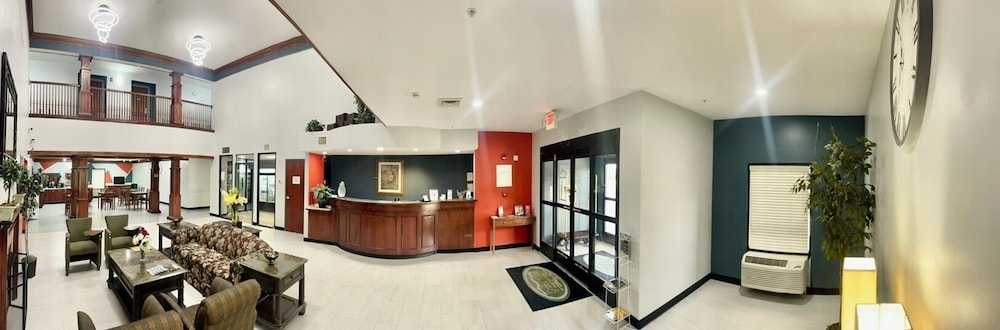 Grand Vista Hotel and Suites - photo 2