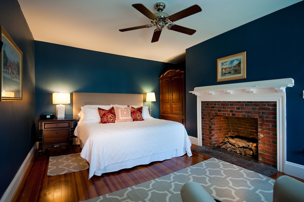 York Harbor Inn - photo 3